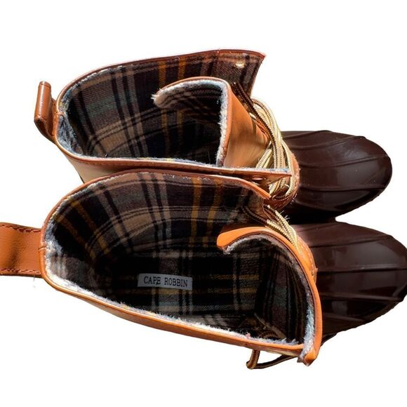 Cape Robbin Muriel Fashion Lace-Up Duck Boots Size 8 - Picture 10 of 16